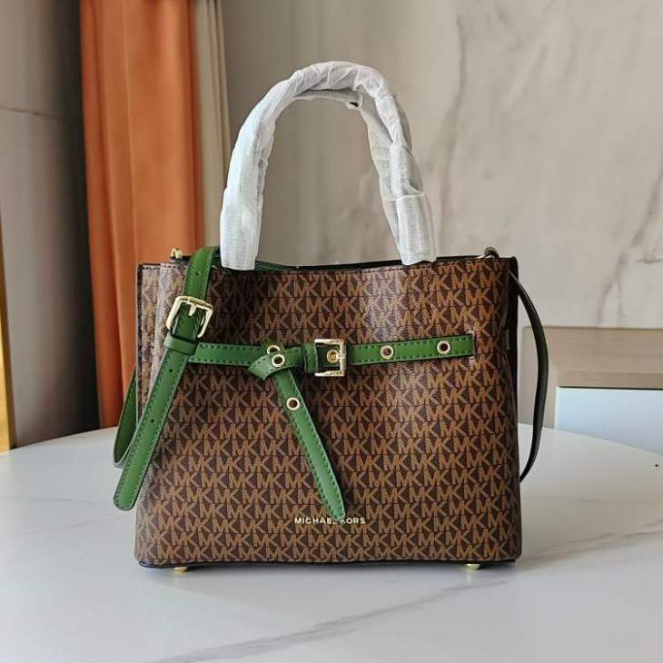 Picture of Michael Kors Wallets _SKUfw242015622fw